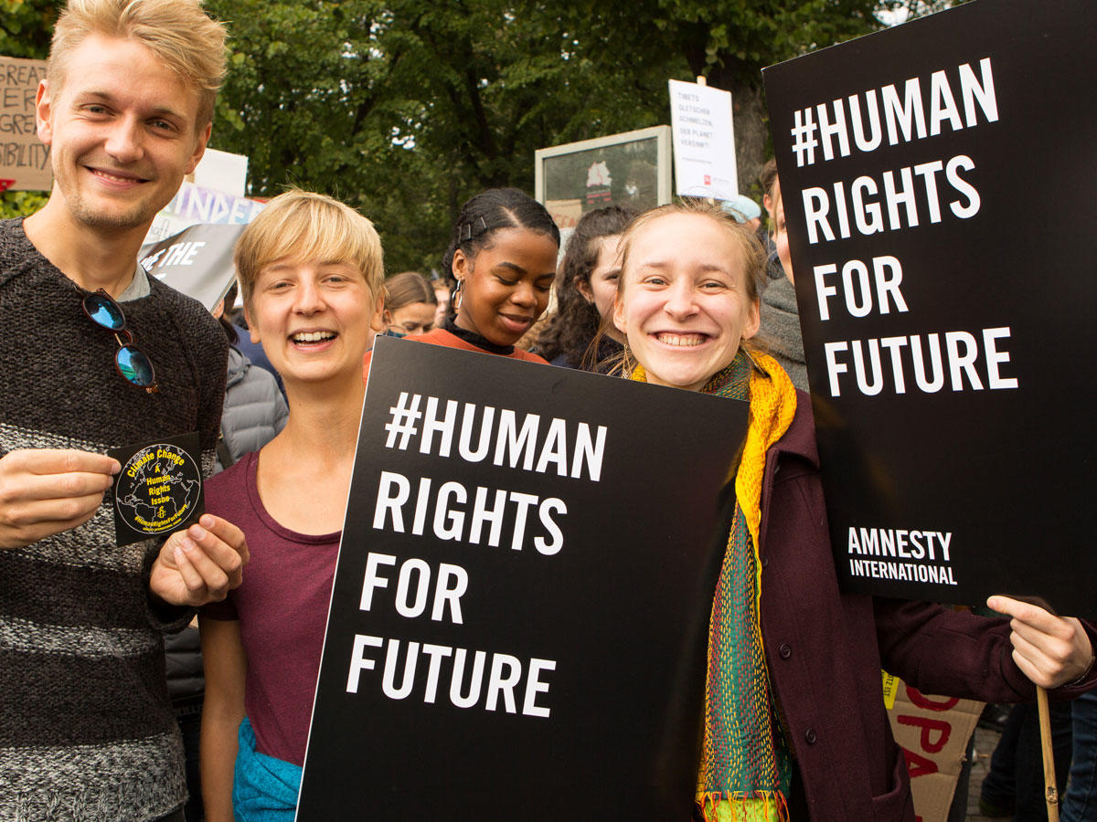 ベルリンのグローバル気候マーチに参加するサポーター © Amnesty International/Jarek Godlewski